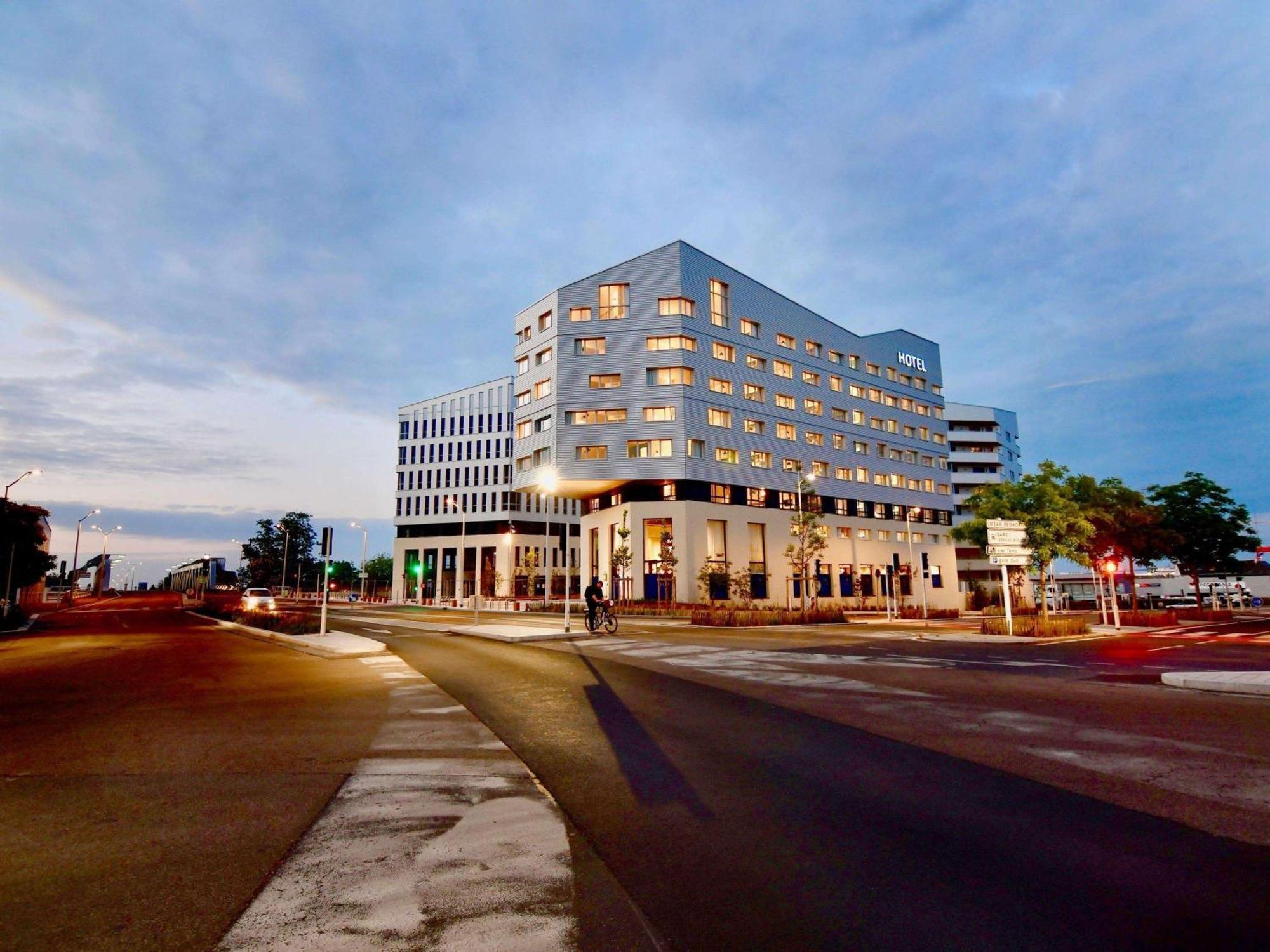 ホテル Ibis Styles Saint Nazaire Centre Gare エクステリア 写真